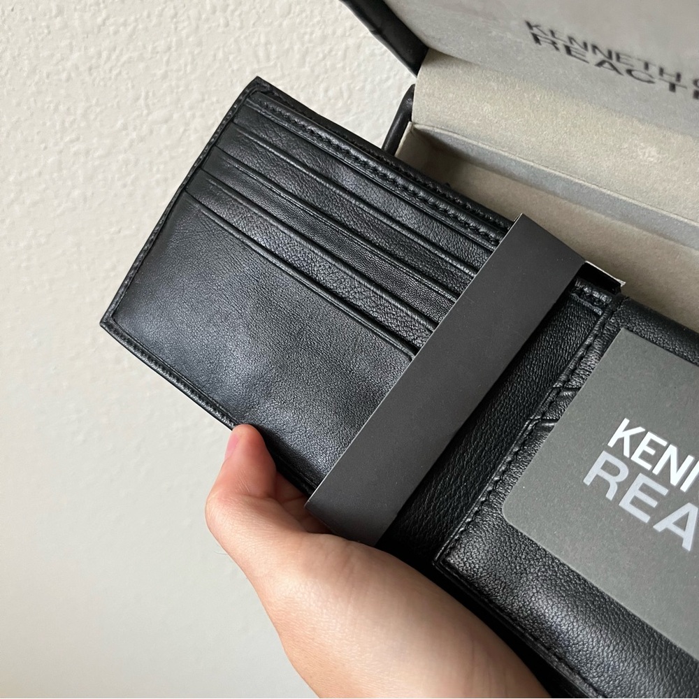 Kenneth Cole Reaction Black Key Holder and Wallet Set - Picture 7 of 9